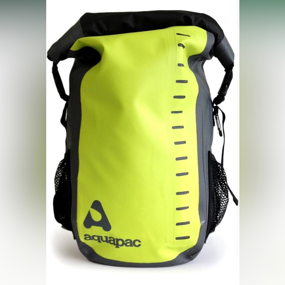 NWT Aquapay Trailproof Daysac 28L